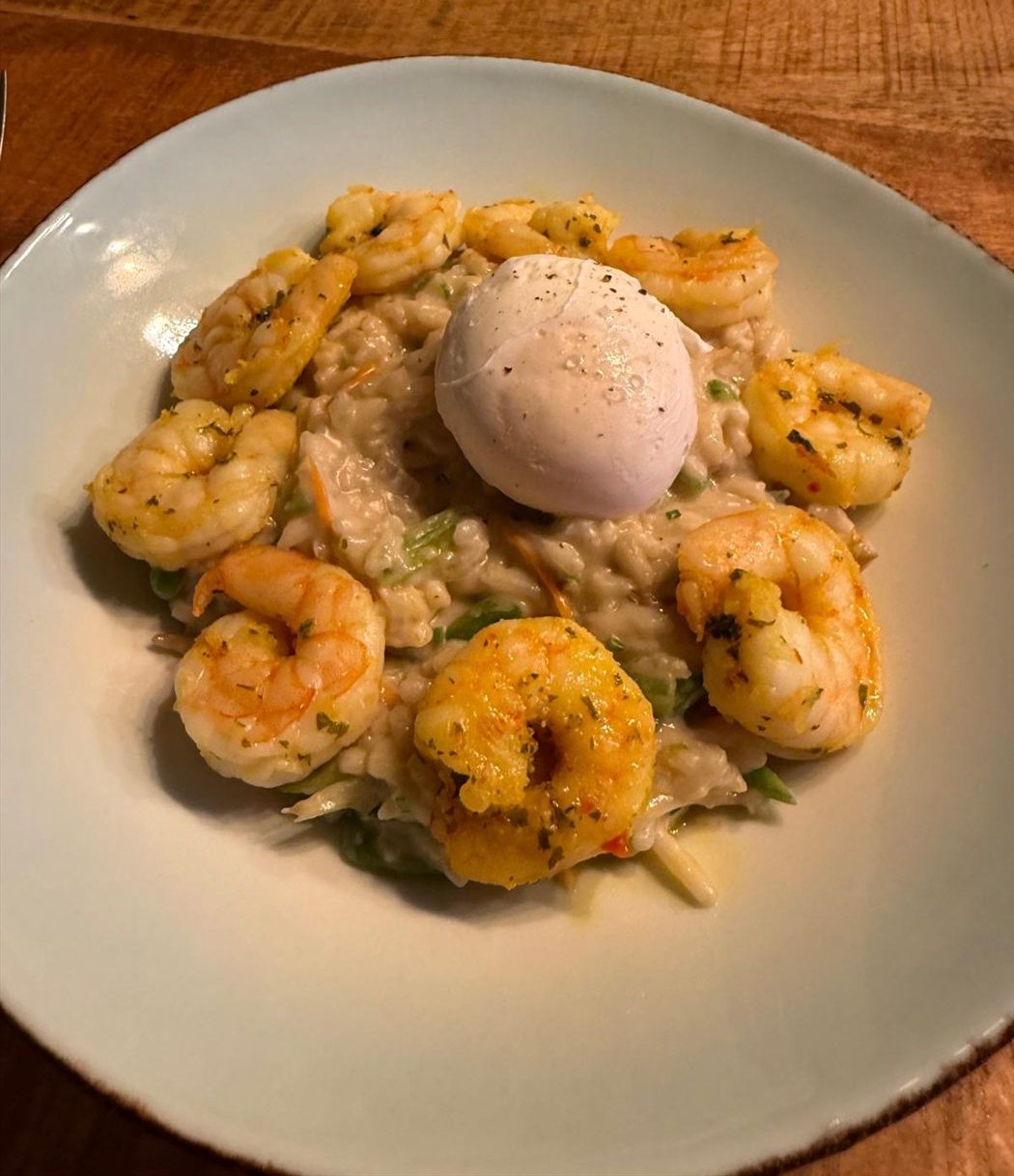 Risotto met scampi's, wortel en taugé